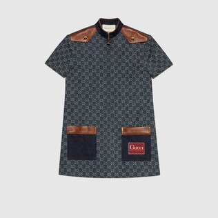 Robe en jean bio délavé à l’aide de produits écologiques