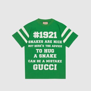 T-shirt con stampa 'To Hug a Snake'
