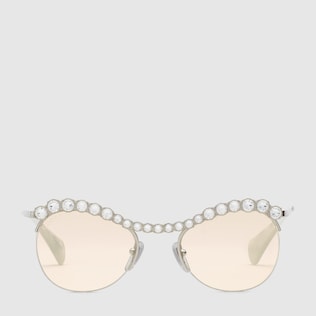 Cat-eye sunglasses with crystals