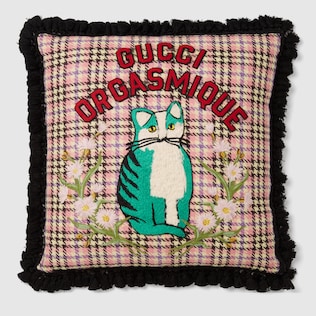 饰“Gucci Orgasmique”猫咪贴饰靠垫