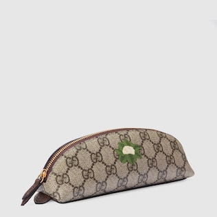Trousse en toile GG Supreme avec détail chou-fleur