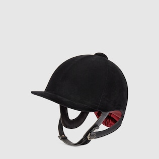 Helm aus Samt
