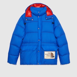 جاكيت من الريش الناعم من مجموعة The North Face x Gucci