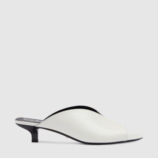 Women's low heel sandal
