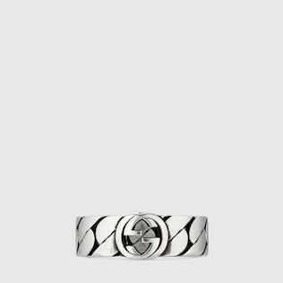Wide ring with Interlocking G