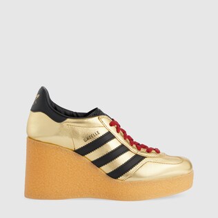 حذاء سنيكرز Gazelle مع كعب ويدج من مجموعة adidas x Gucci