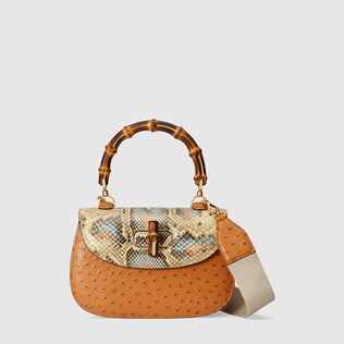 حقيبة Gucci Bamboo 1947 متوسطة الحجم من جلد النعامة