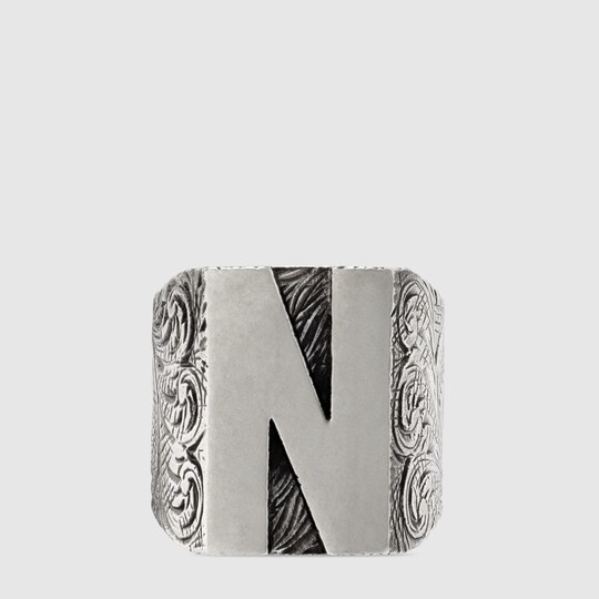 Gucci Letters 'N' ring in silver. 2 Gucci Letters 'N' ring in silver. 2