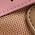 pelle marrone e rosa
