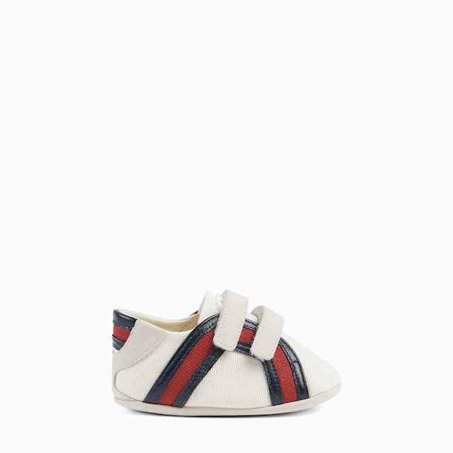 婴儿饰织带运动鞋