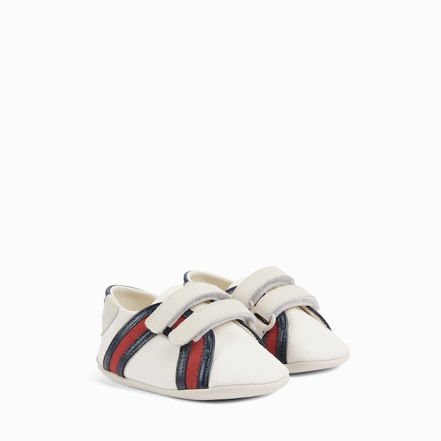 婴儿饰织带运动鞋