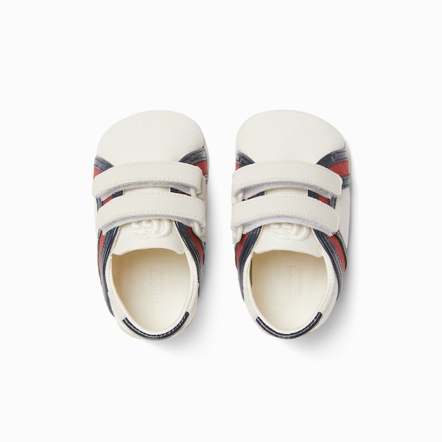 婴儿饰织带运动鞋