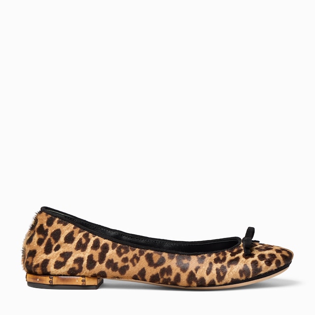 Women's ballerina with bamboo