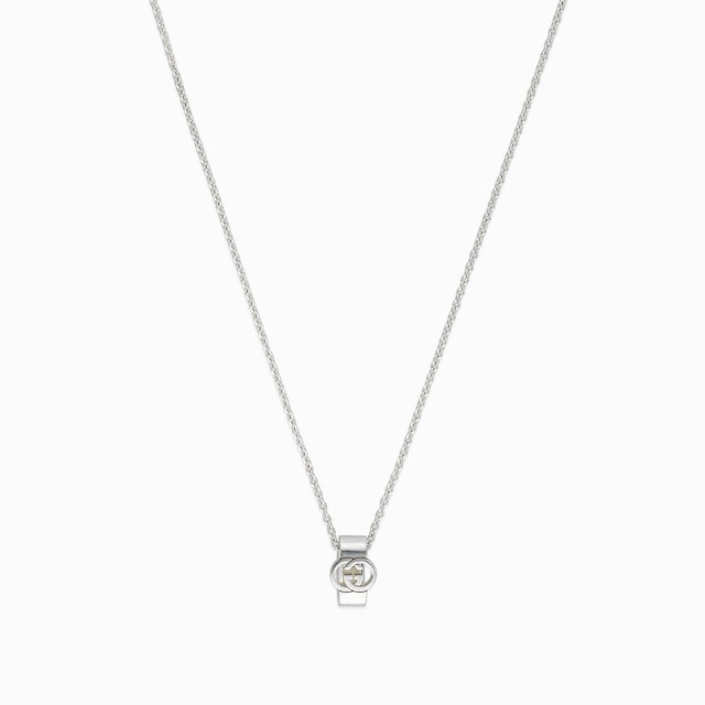 قلادة Gucci Interlocking بدلاية