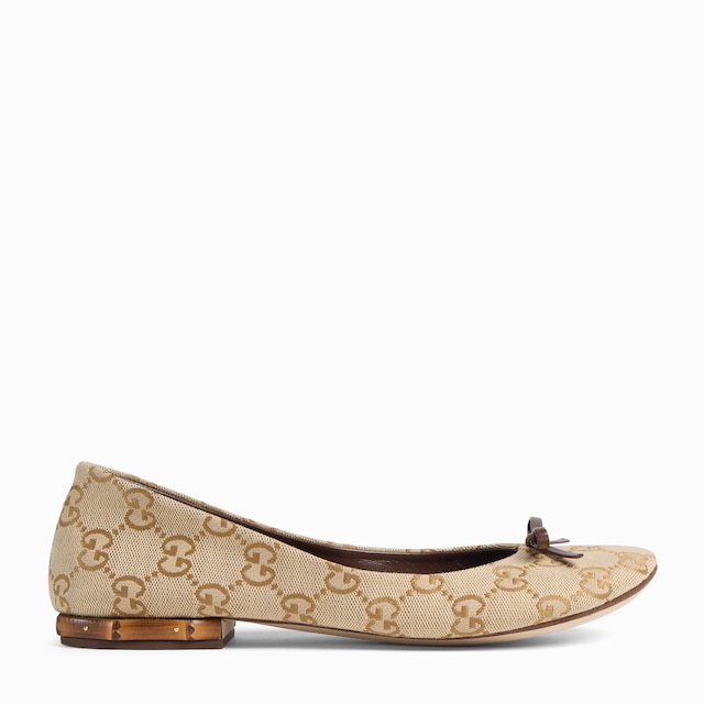 Women's ballerina with bamboo