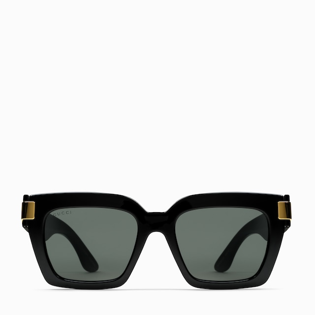 Sonnenbrille in Katzenaugenform