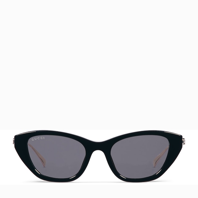 Sonnenbrille in Katzenaugenform