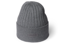 Bonnet en maille de laine côtelée