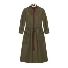 Robe en flanelle de laine avec nœud
