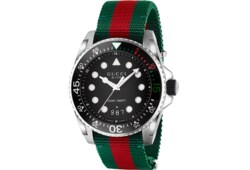 ساعة Gucci Dive، مقاس 45 مم