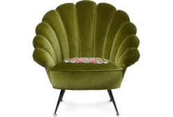 Fauteuil en velours avec fleurs brodées