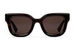 Солнцезащитные очки в круглой оправе