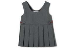 Babykleid aus Wolle mit Web