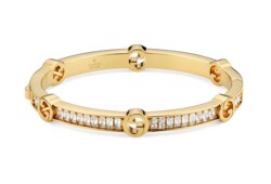 สร้อยข้อมือ Gucci Blondie cuff bracelet with crystals