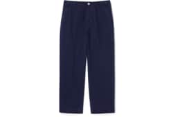 Pantalon en denim délavé avec étiquette en relief