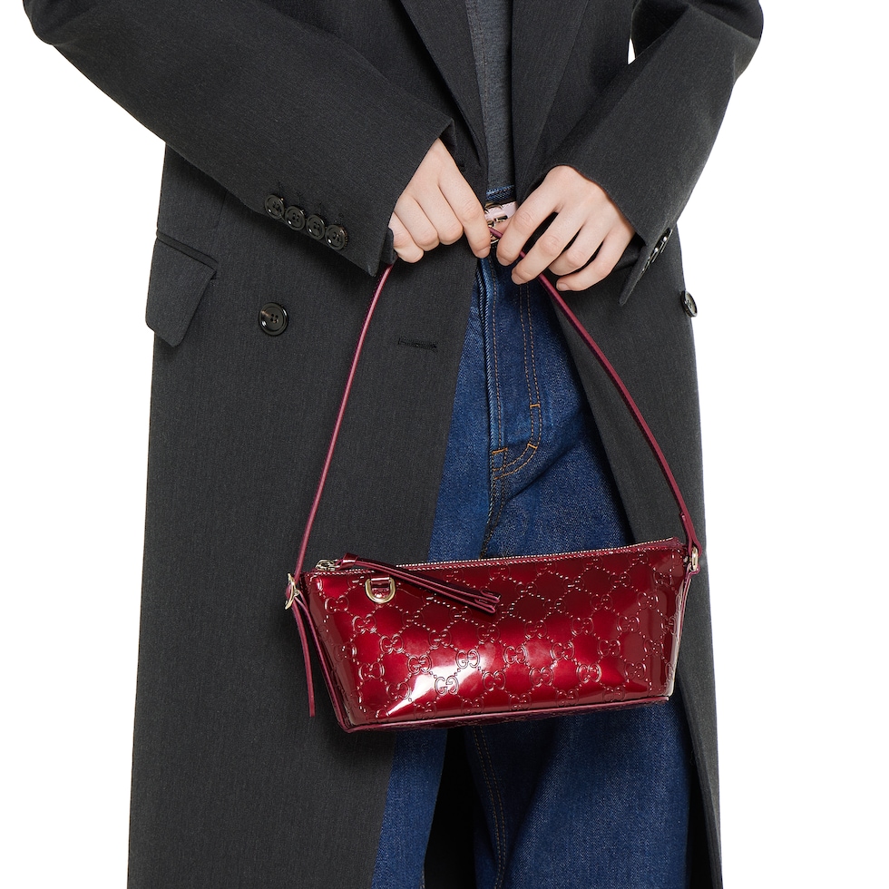 GG Emblem small shoulder bag