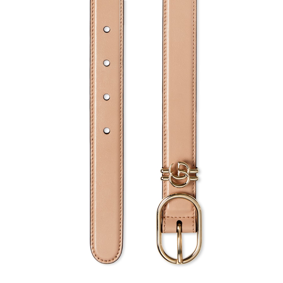 Belt with oval buckle