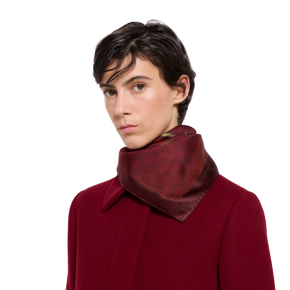 Vierecktuch aus GG Seidenjacquard mit Print