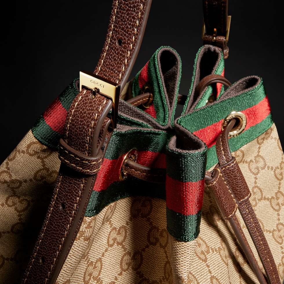 Large bucket bag with Web