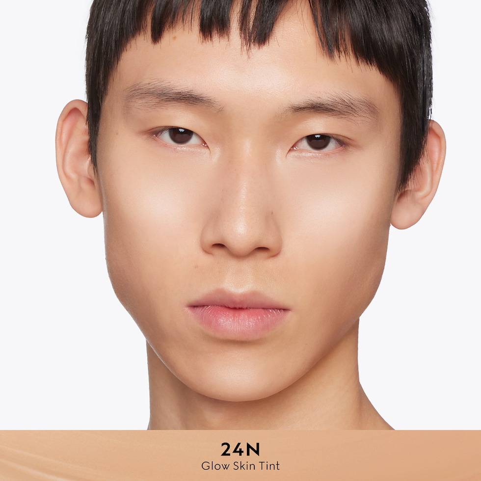 24, Gucci Glow Skin Tint
