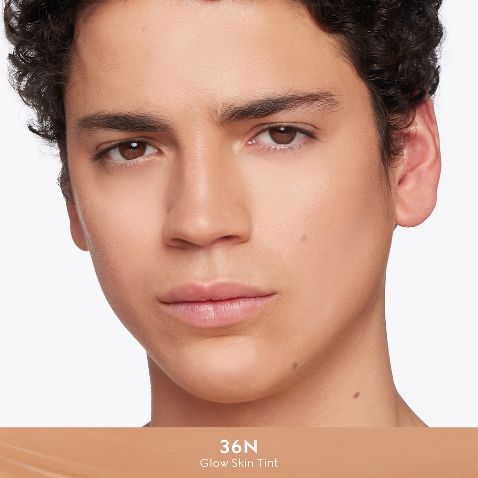 36, Gucci Glow Skin Tint