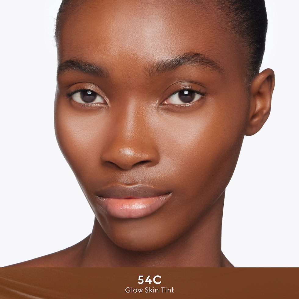54, skin tint Gucci Glow
