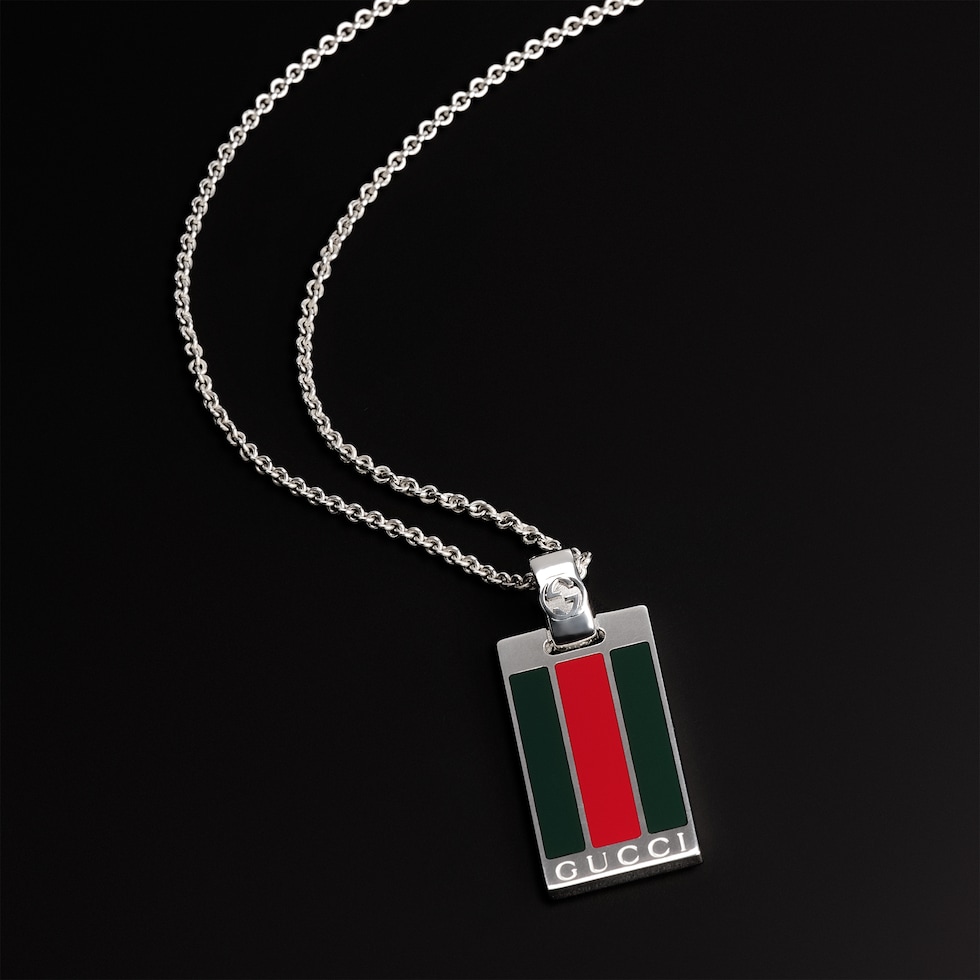Pendant chain necklace with Web