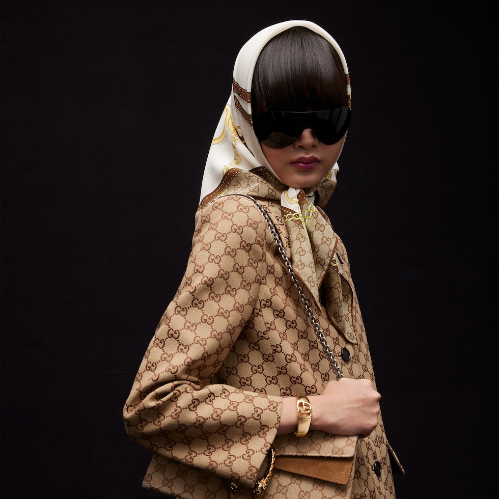 Printed silk crêpe carré