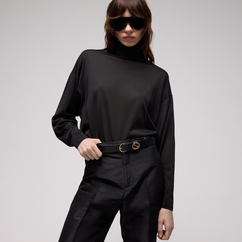 Belt with round buckle