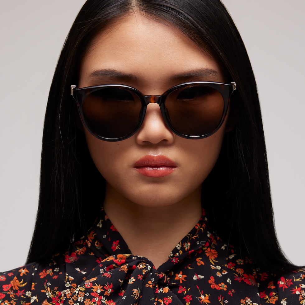 Low nose bridge fit round sunglasses