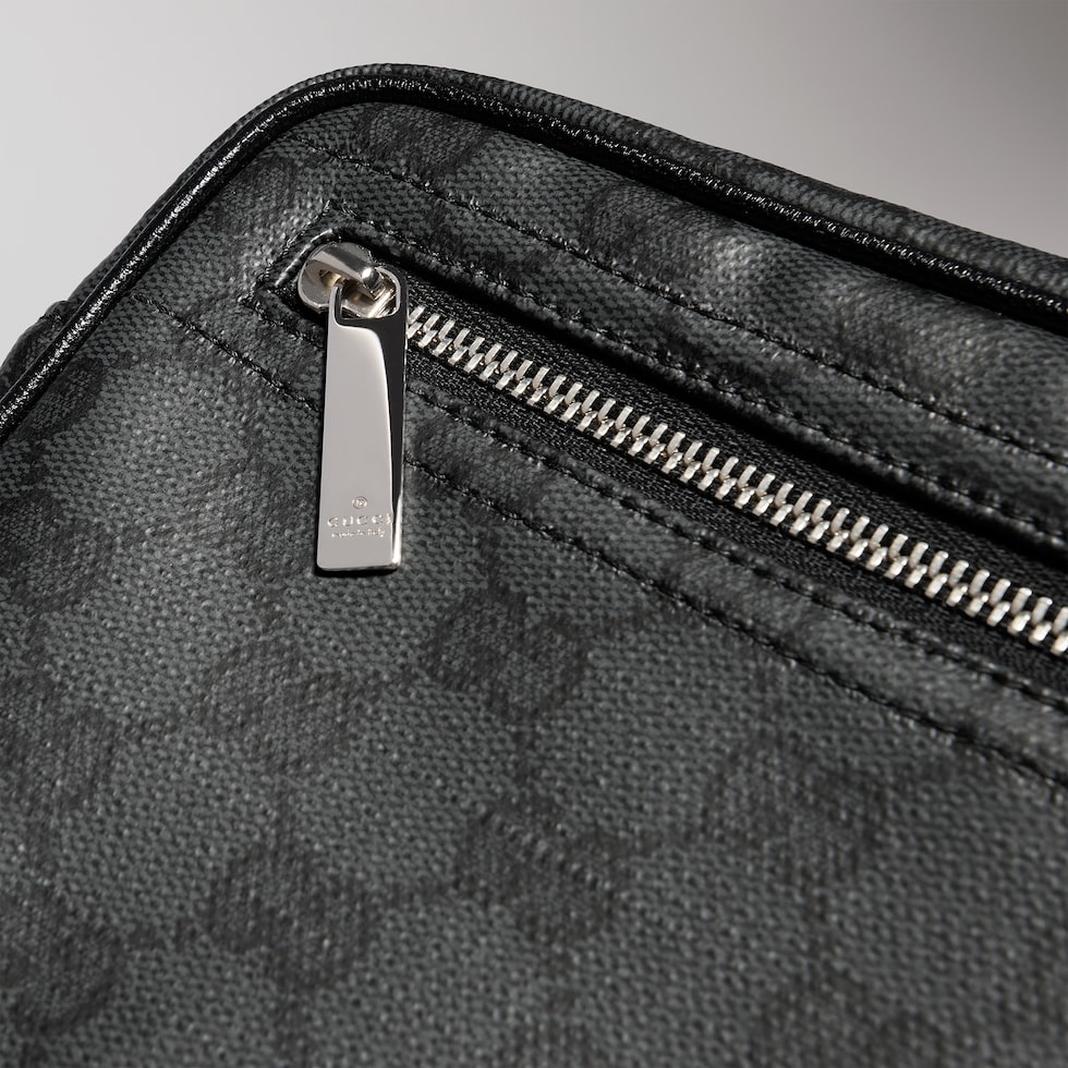 Gucci Essence Classic small pouch