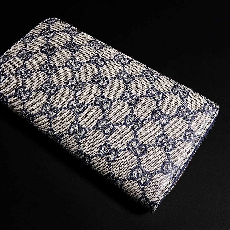 Gucci Essence Classic zip-around wallet