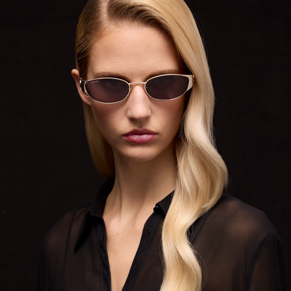 Gafas de sol con montura ovalada