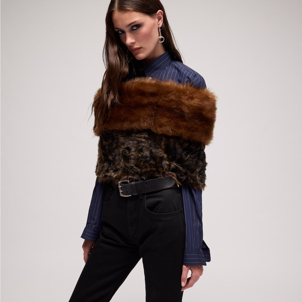Cape aus Shearling