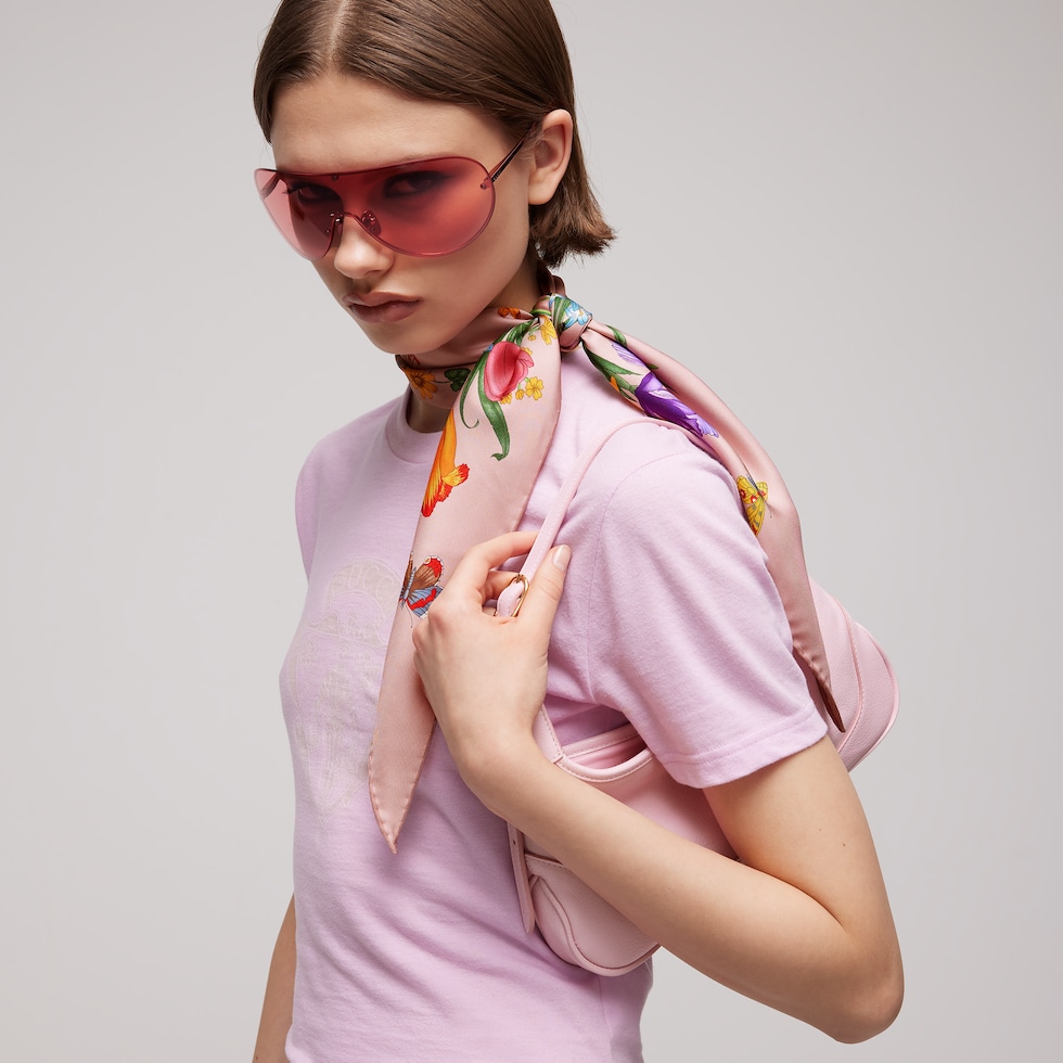 Foulard a rombo in twill di seta stampata