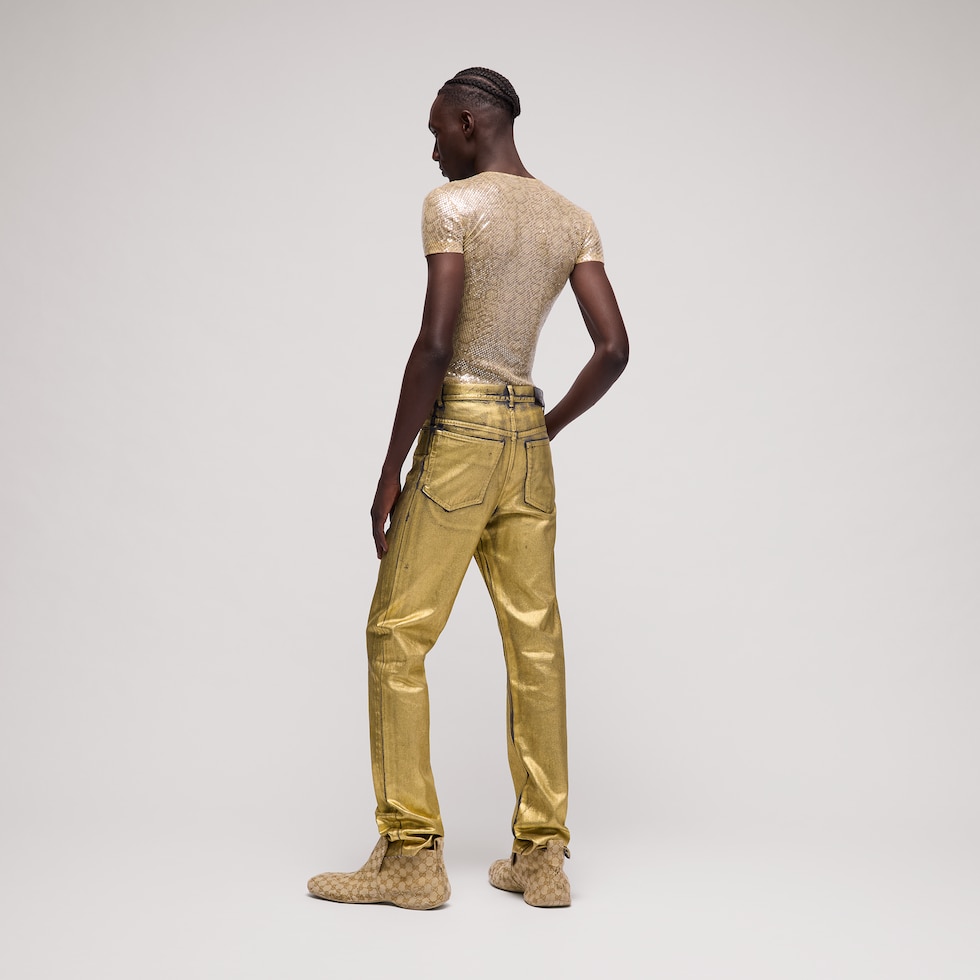Hose aus beschichtetem Baumwolldenim mit schmaler Passform