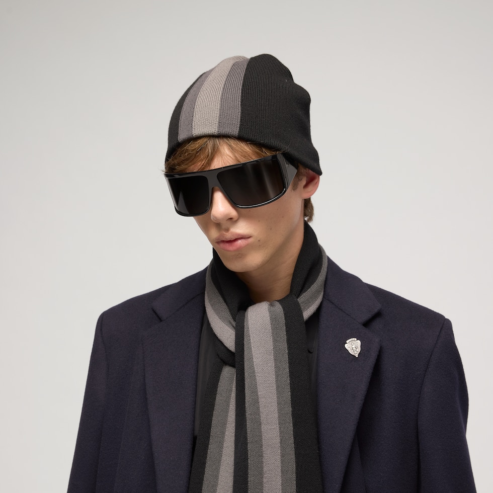 Cappello in lana con nastro Web tonale