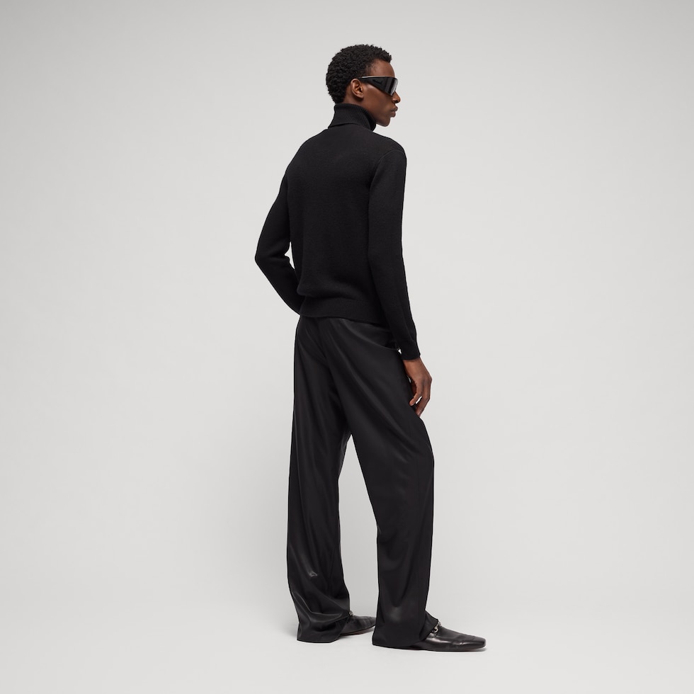 Knit cashmere turtleneck with embroidery