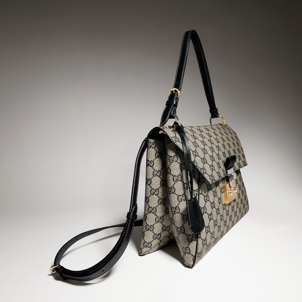 Medium top handle bag with lock
