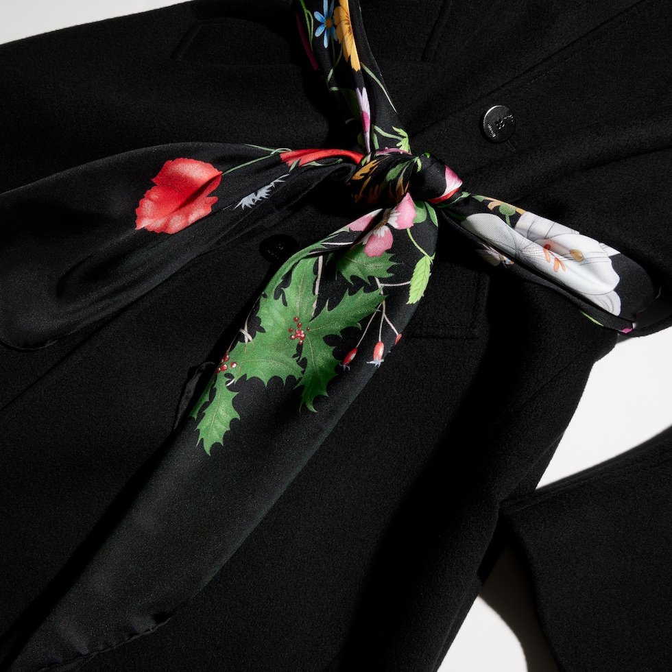 Abrigo de cashmere de lana con foulard